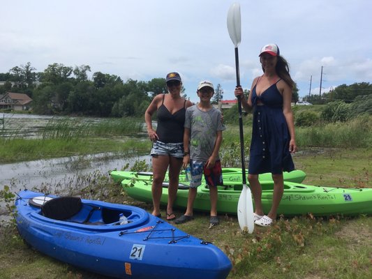 Kayak pit stop for lunch