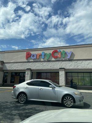 Front of store in shopping center off North Military Hwy m, Norfolk