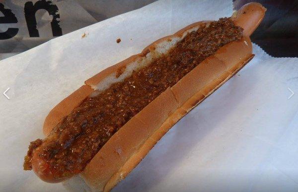 Ken's Dog w/ Chili!  facebook.com/TheDawgTour