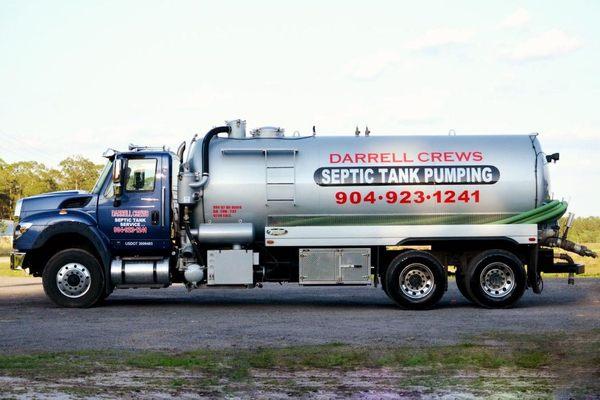 septic tank pumping truck