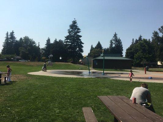 Nice stroller paved trail around the park but when it's sunny there isn't a lot of shade