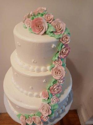 3 tier cake serves 90-100