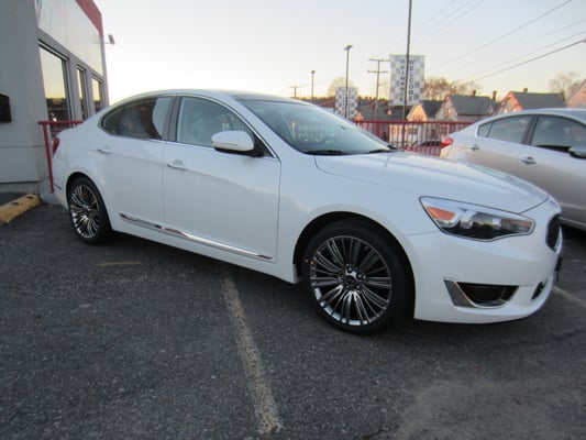 Kia Cadenza at Ron Bouchard's Kia