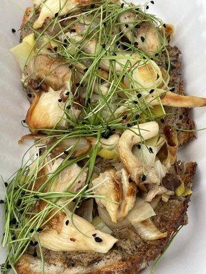 Leeks and oyster mushroom tartine