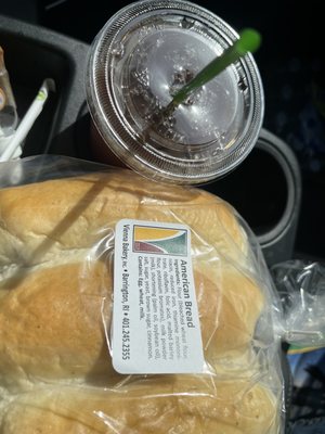 Bread and iced tea