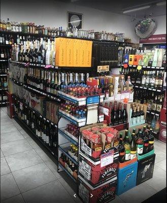 Large wine, beer and liquor selection