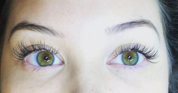 Classic set eyelash extensions