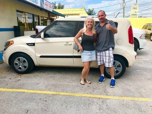 Happy Monday  Loving their 2012 Kia Soul  #BeXKlusive