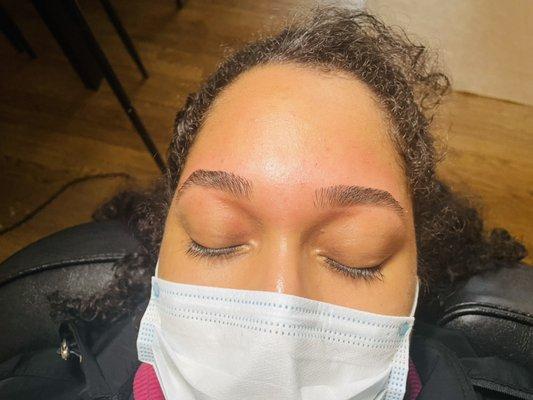 Eyebrows threading