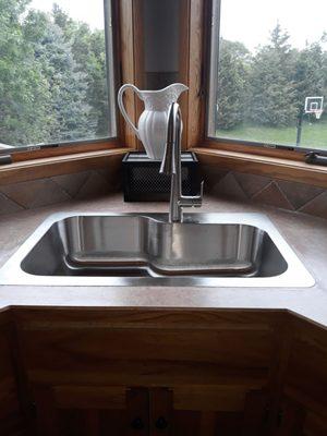 Kitchen sink faucet