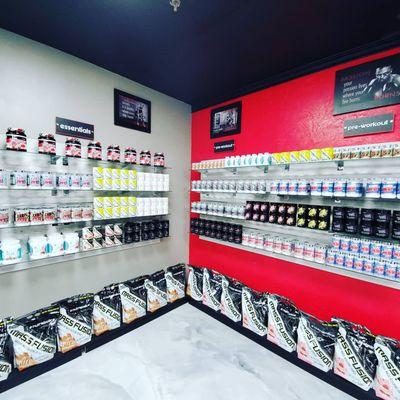 Huge selection of mass gainers, pre workout, BCAA'S, glutamine, creatine, nitric oxide and pump products.