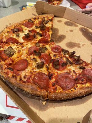 Pepperoni & sausage pizza