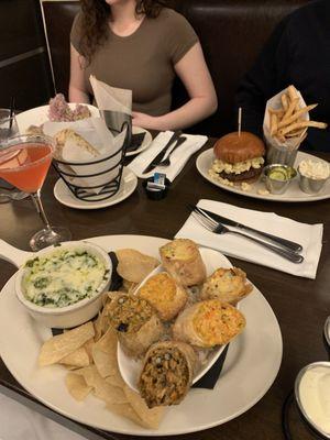 Appetizer tasting- Mac and cheese burger - avocado toast