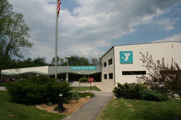 Main entrance of Southeast YMCA.