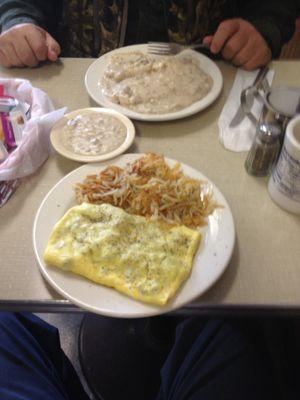 Sausage omelet, hash browns & gravy