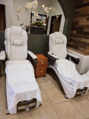 Grand new pedicure chair