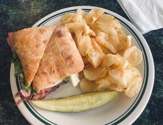 Tasty Honey Ham on a Portuguese roll