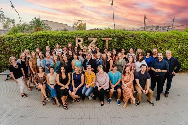 Group photo of Ridge Zeller Therapy Staff of Speech Therapists, Occupational Therapists and School Psychologists.