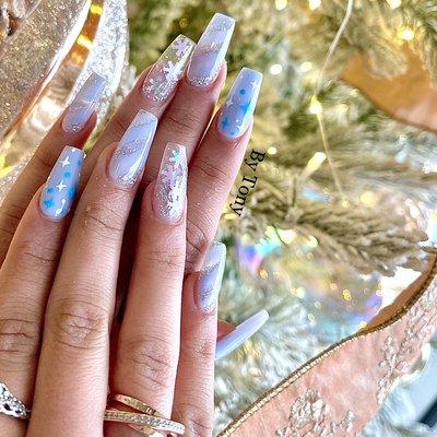 Blue Christmas marble nails