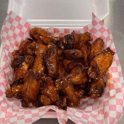 Fried honey sriracha wings