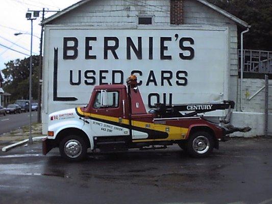 Bernie's Service Station
 136 Jefferson Avenue
 New London, CT 06320
 860.443.0414