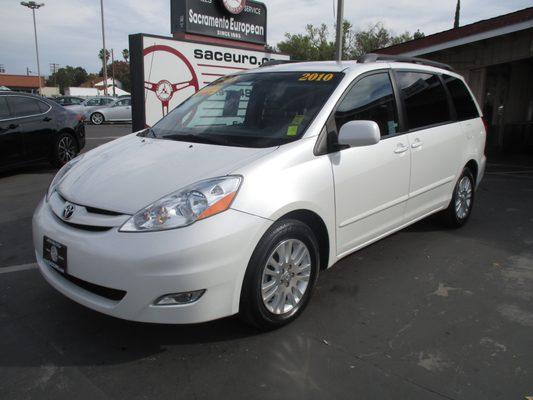 2010 Toyota Sienna XLE