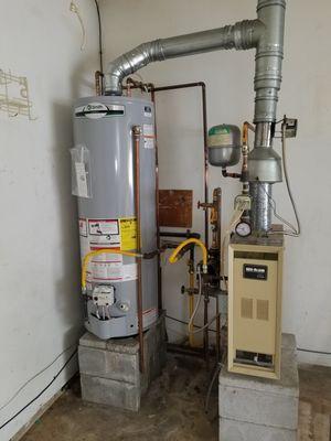 Water heater and hot water boiler