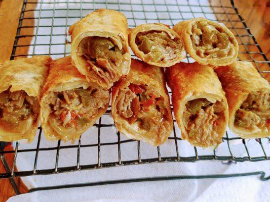 cheesesteak egg rolls