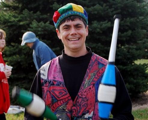 The Jazzy Juggler at The Fun Run at the National Arboretum