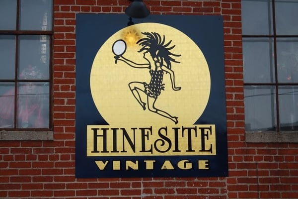 Hinesite Vintage Store