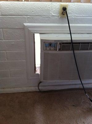 Gap next to air conditioner