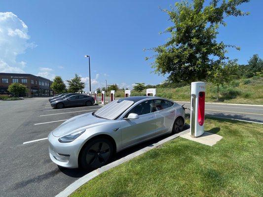 Lynnfield, MA, Tesla Supercharger