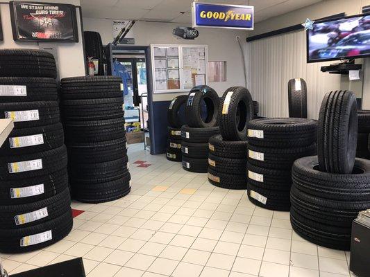 Giant Tire Auto Repair