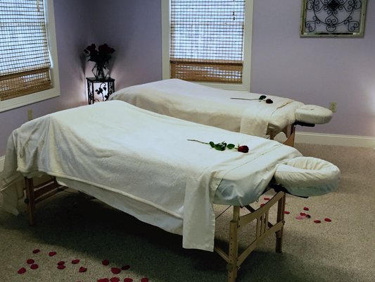 Couples Massage...chocolate, sparkling cider and roses!