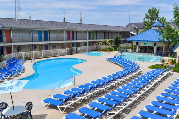 No shortage of lounge chairs at Put-in-Bays biggest pools