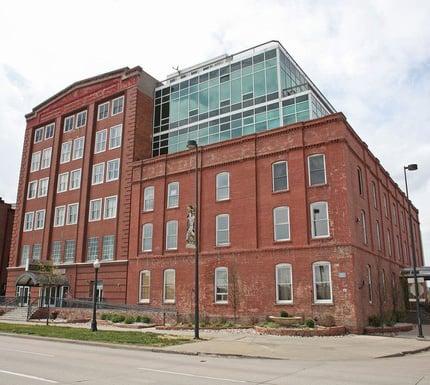 Live walking distance from the Pepsi Center. Auraria Lofts are an updated, historic place to live.