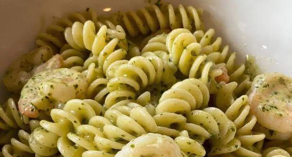 Pesto Pasta. (Homemade pesto sauce)