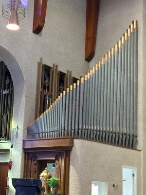 Pipe organ