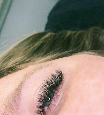 Hybrid eyelash extensions