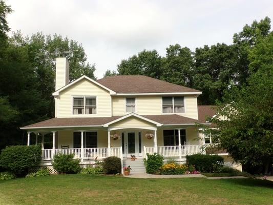 Nature Abounds! Imagine watching deer, turkey and birds right from the kitchen window. Wonderful location - private, country ...