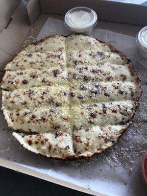 Cheese bread sticks with ranch and marinara