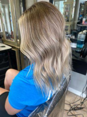 Natural balayage with money piece