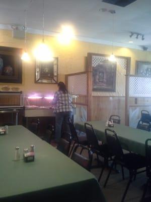 inside of Pino's pizza