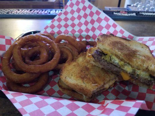 Patty melt with green chilies