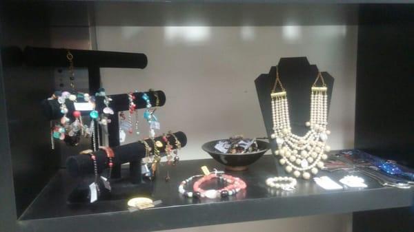 Need that perfect accessory? We carry jewelry, purses, hats and scarves.