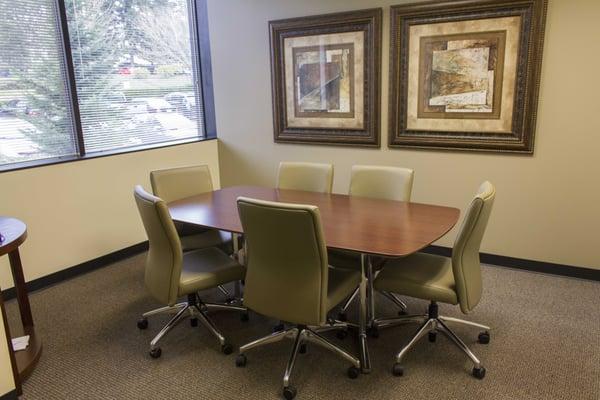 Comfortable and private meeting rooms