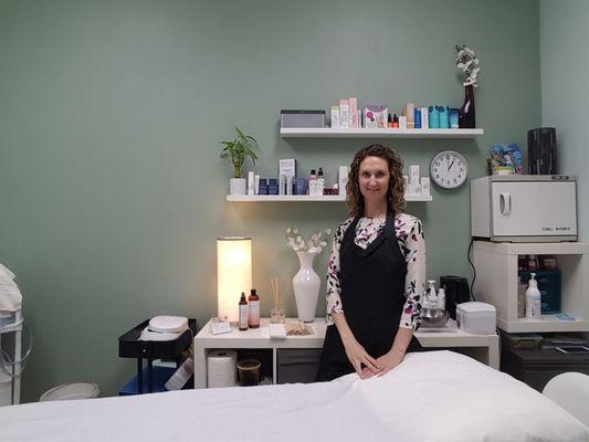 A relaxing treatment room.