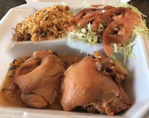 Pollo guisado with arroz con gandules