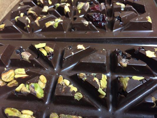 16oz D chocolate pistachio bars!!