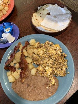 Huevos con chorizo